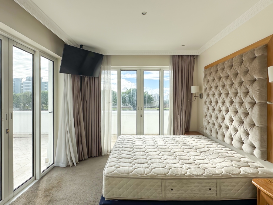 2 Bedroom Property for Sale in Sea Point Western Cape